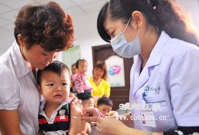 滁州南譙:為適齡兒童補種疫苗